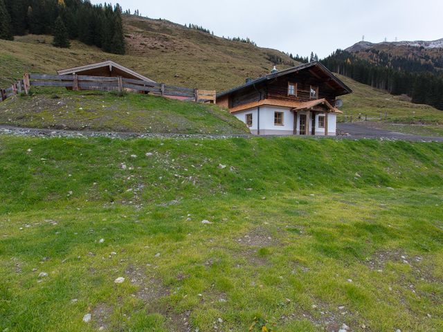 Almhütte Huberalm in Saalbach-Hinterglemm im Winter